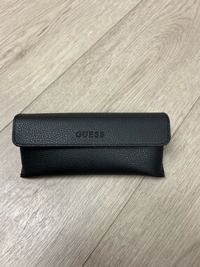Guess‎ Black Pebbled Leather Glasses/Sunglasses Case